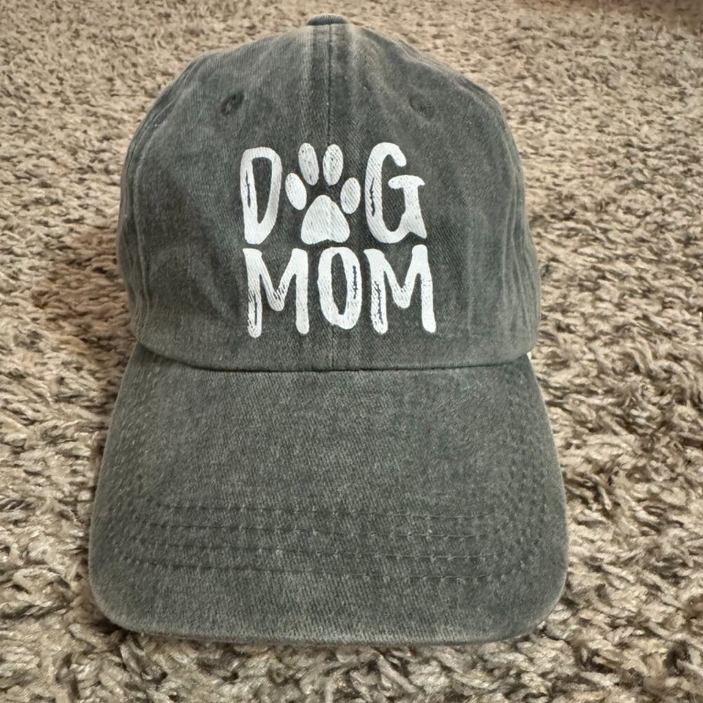 NWOT‎ Dog Mom baseball cap - adjustable + 100% cotton.